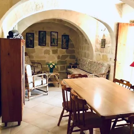 Tal-ghani Gozo Farmhouse *